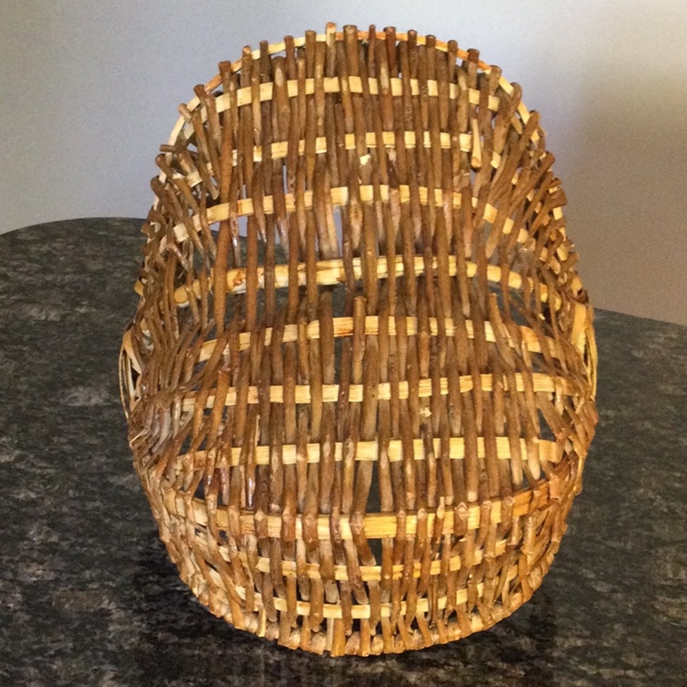 Handwoven Basket with Handle - Picture 3 of 4